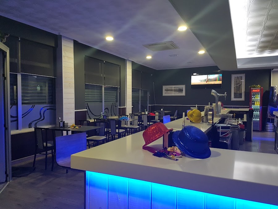 CAFÉ BAR 67