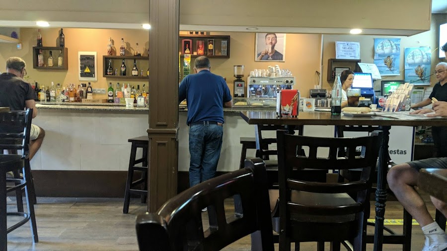 Cafe Bar-Pino