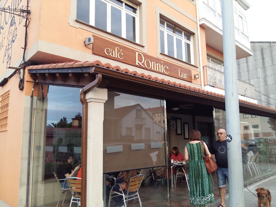 Café Bar Ronnie