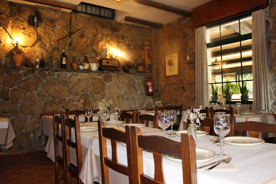 Hospedaje Rústico - Restaurante Os Castaños