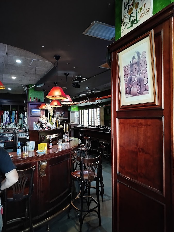 The White Clover - Irish Bar