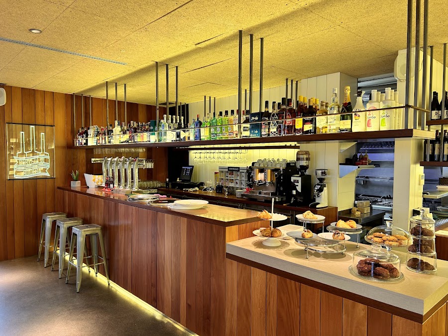 Ardora rest-club / Brunch & Tapas & Cócteles